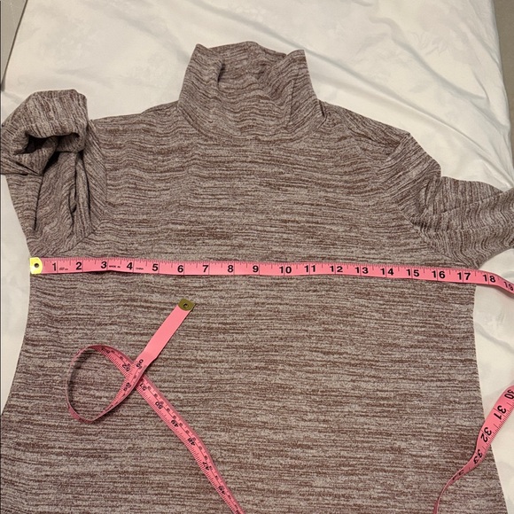 EUC Banana Republic Luxe Spun Heathered Brown Turtleneck Top - Picture 9 of 10